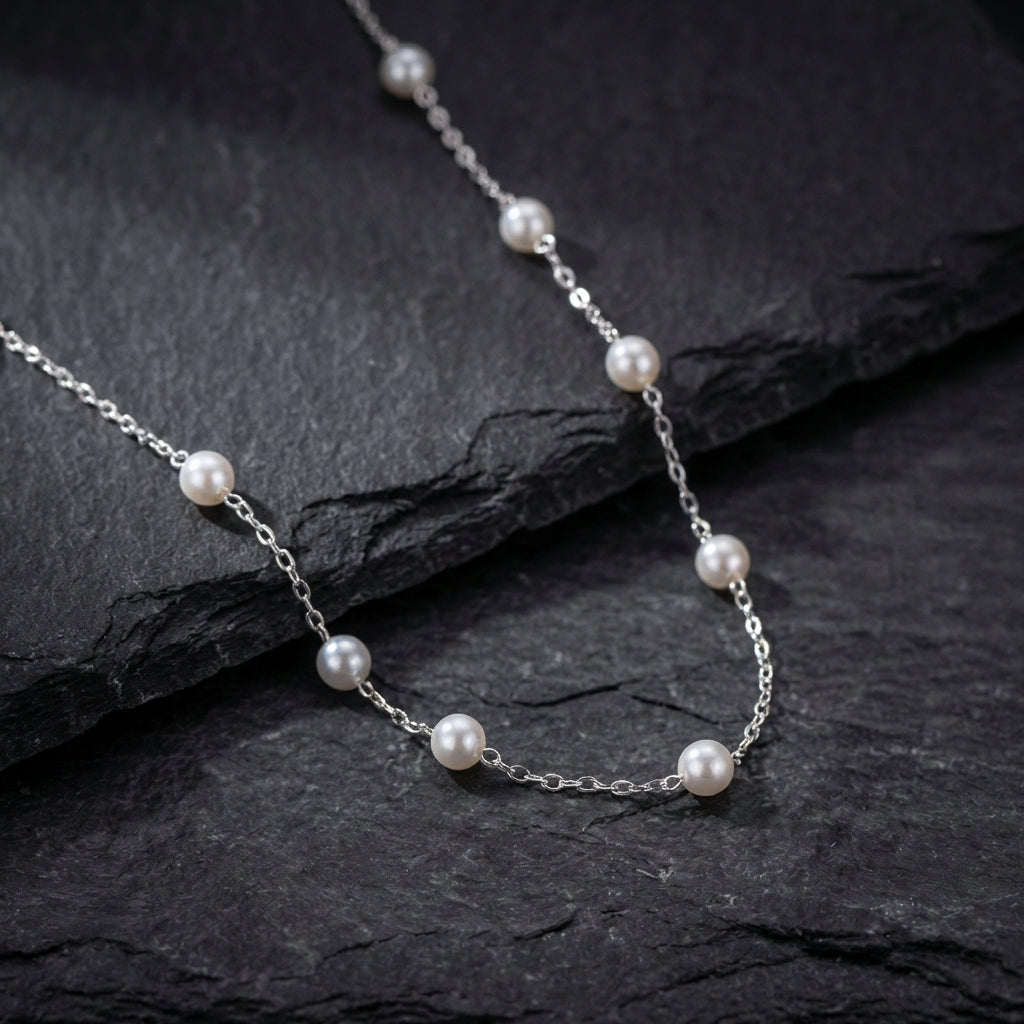 Elegant Shiny Pearl Necklace