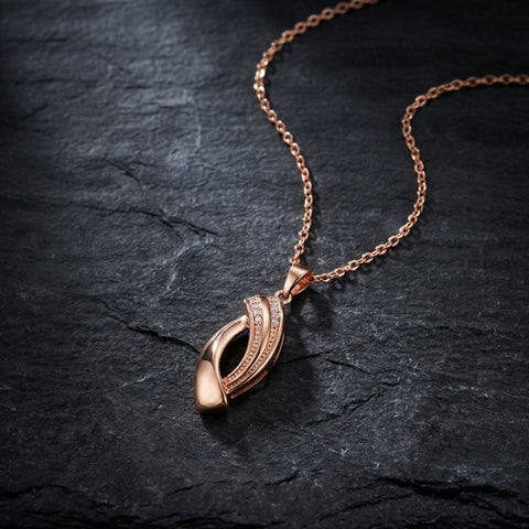 Fine Glossy Zircon Necklace