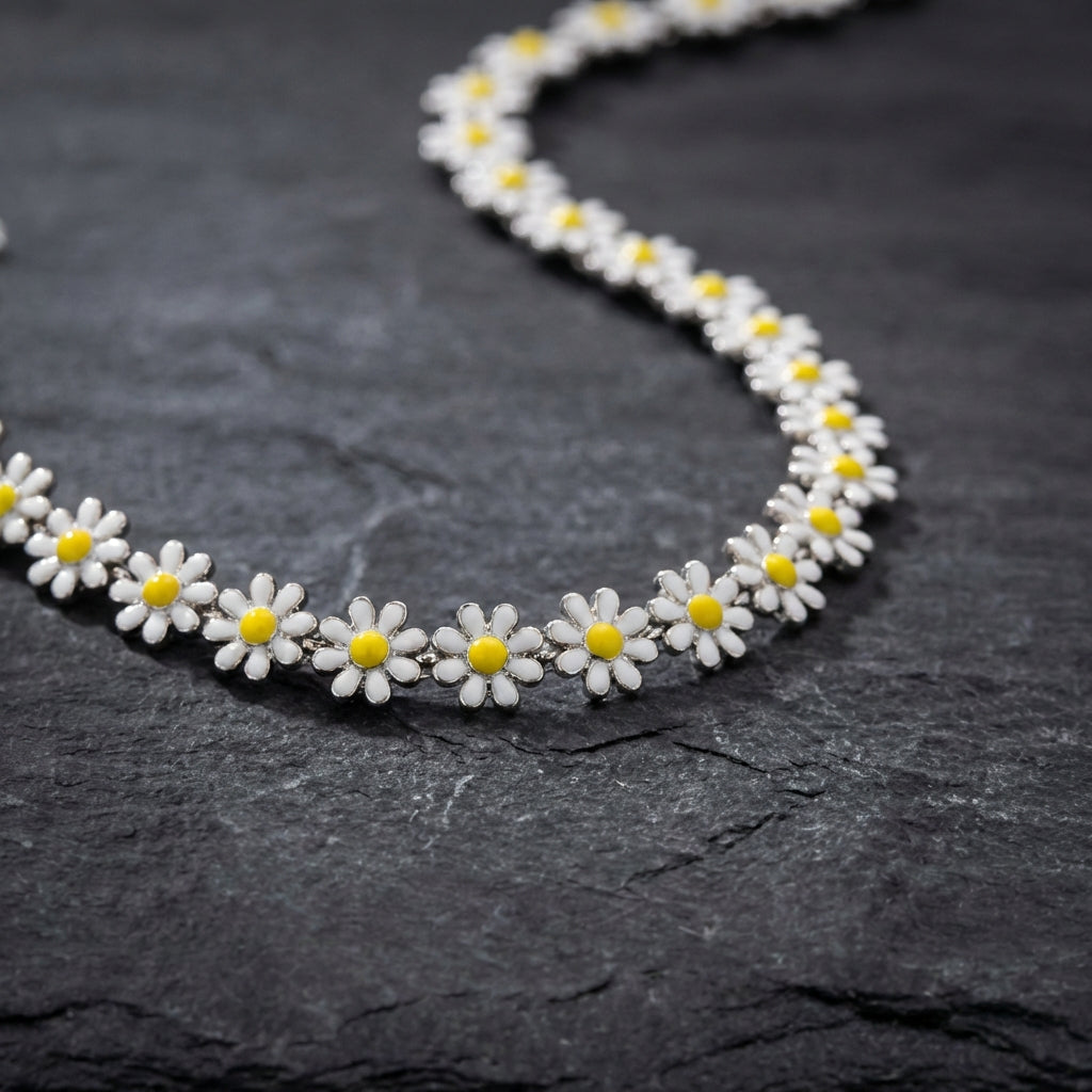 Gold Daisy Necklace
