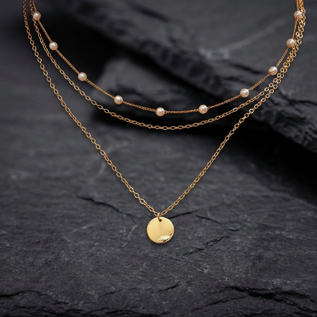 Gold Plated Necklace With Pearls In Gold